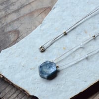 Corundum/鋼玉(サファイア)　『一粒の鉱物』首飾り