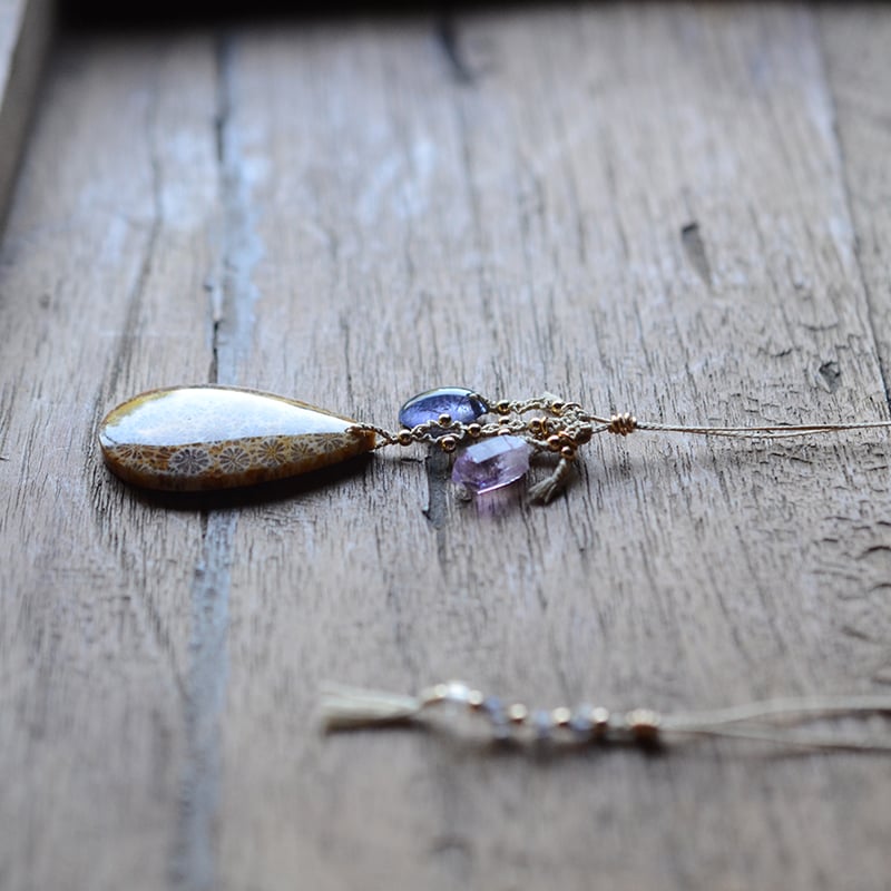 Fossil Coral/化石珊瑚 自然染めシルク首飾り | あいのて