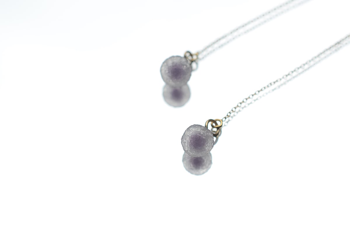 Grape agate/葡萄状瑪瑙 鉱物チェーンピアス | あいのて