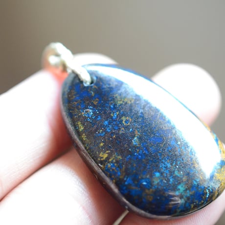 Azurite/藍銅鉱　自然染めシルク大粒の鉱物ネックレス