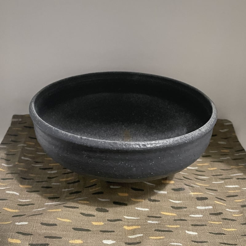 黒い金属製のボウル 黒いボウル | Cobin 8 Pottery Studio