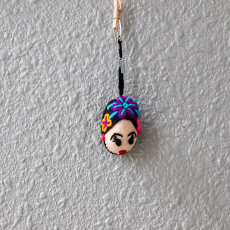 ナスカン付 フェルテッド刺繡ポンポン