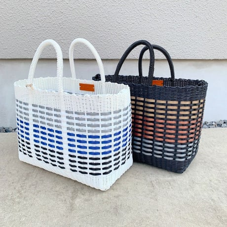 新品 Diminutivo チューブシリーズ 正方形L ナローソリッド です♩ Diminutivo チューブトート ナローソリッド 正方形 Lサイズ