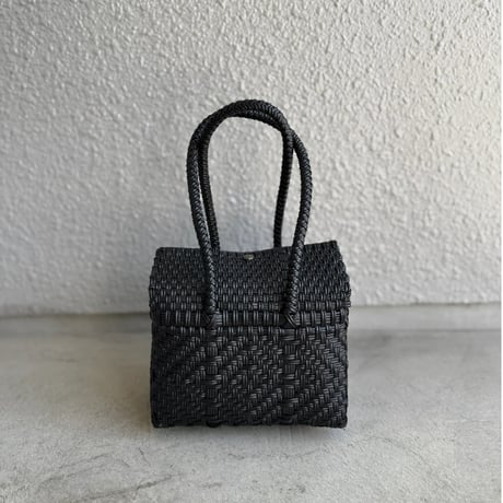 新品 Diminutivo チューブシリーズ 正方形L ナローソリッド です♩ Diminutivo（ディミヌティーボ）Tube Narrow Tote S - Charcoal