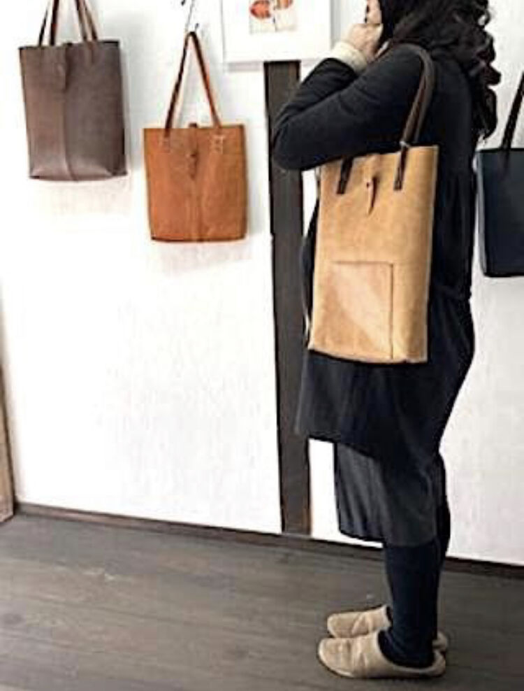 □SOLD OUT□ 総手縫い仕上げ 革鞄【A4サイズがすっぽり入る □SOLD OUT□ 総手縫い仕上げ 革鞄【A4サイズがすっぽり入る