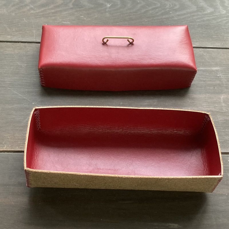 □SOLD OUT□ 蓋付き長方形 革の小箱【赤 RED】革×真鍮 | Non