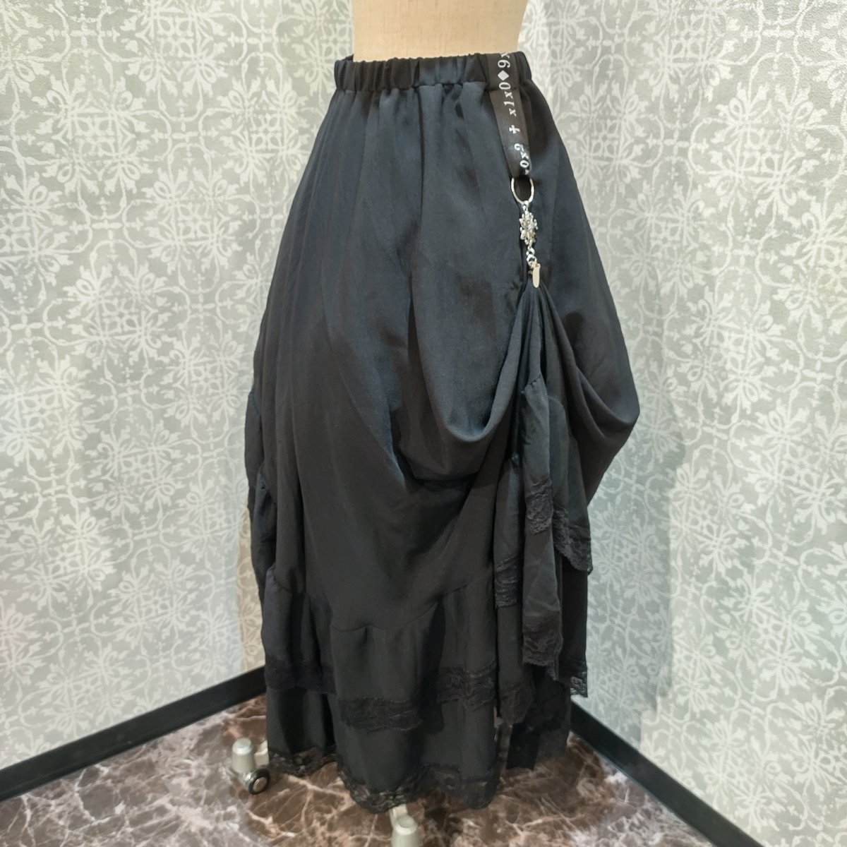 STIGMATA London アシンメトリースカート 黒 STIGMATA London アシンメトリースカート 黒