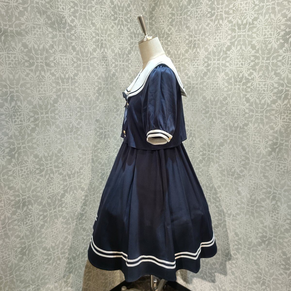ミルク⭐︎セーラー風セットアップワンピース Amavel】 セットアップ風セーラーワンピース(ミドル丈