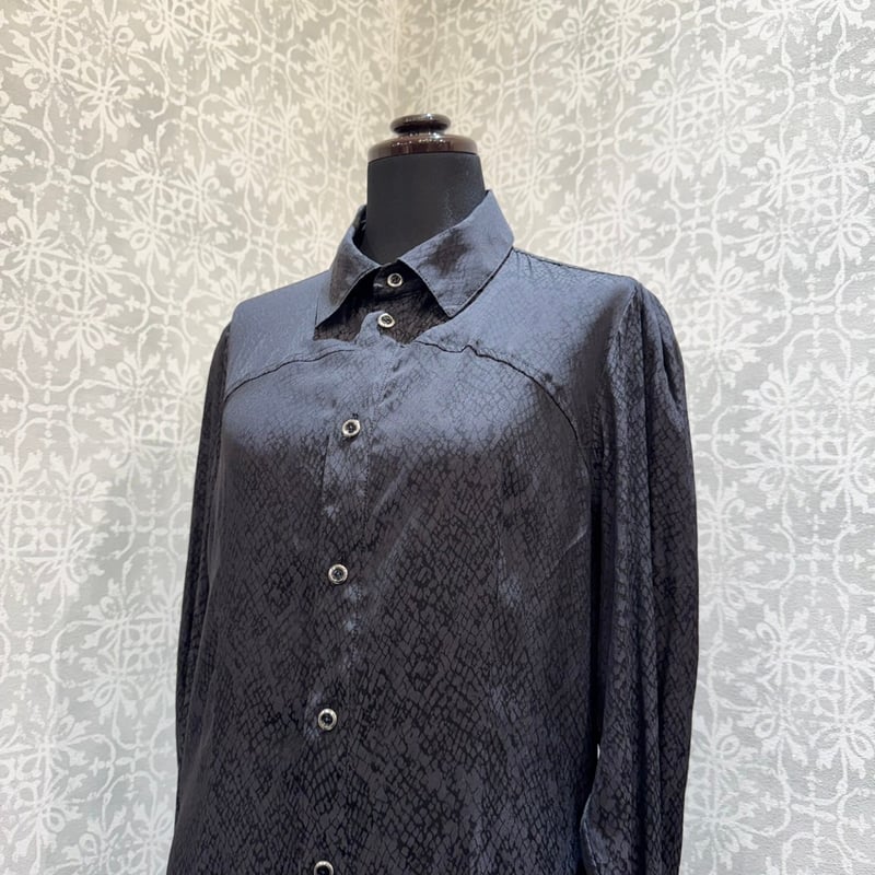 h.NAOTO】 Snake long blouse/CNF29-H114 | KIST O