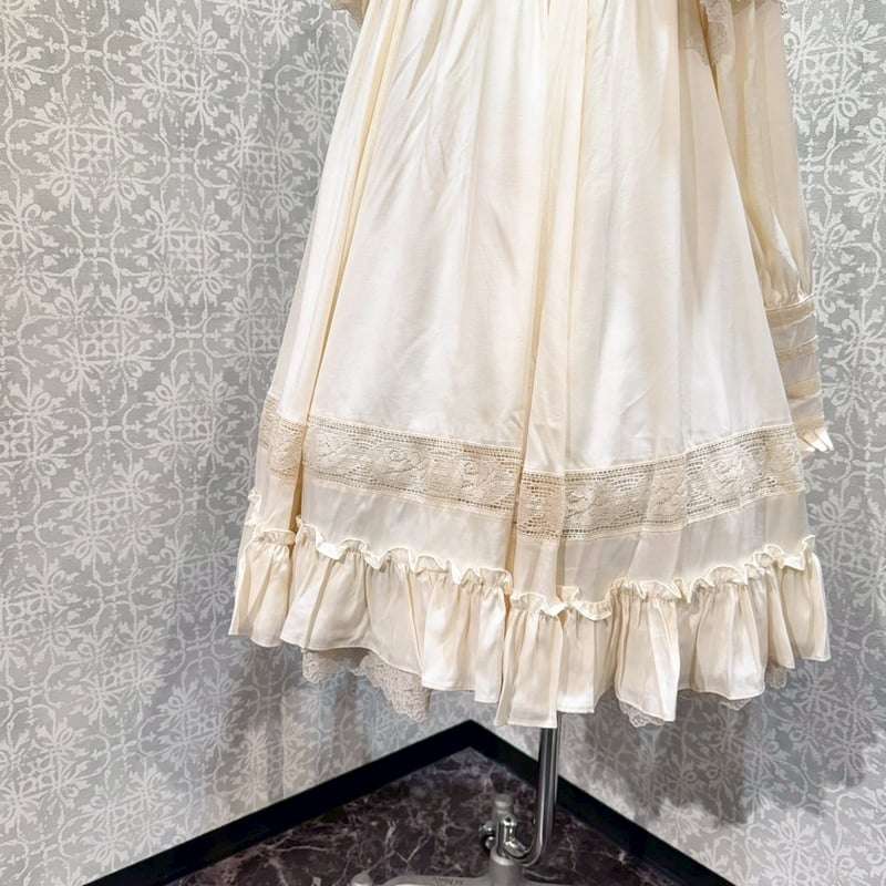 新品⭐︎【星箱Works】リリアンヌ姉妹ワンピース(ロング丈) ベージュ リリアンヌ姉妹 パステルカラーワンピース(ロング丈