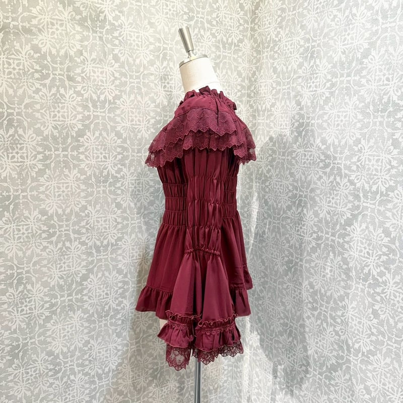ATELIER-PIERROT】Shirring princess sleeve blous