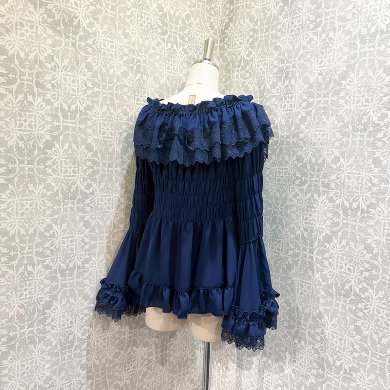 ATELIER-PIERROT】Shirring princess sleeve blous