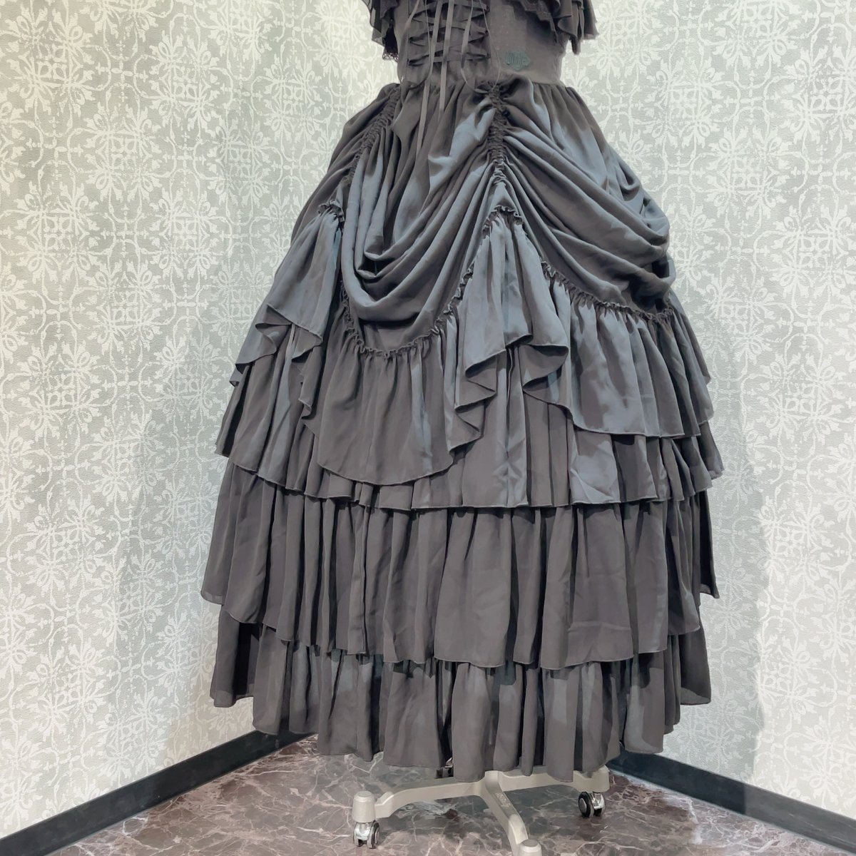 や*む様 WICKED/Elphaba’s Long Bustle JSK　黒× ATELIER-PIERROT】WICKED/Elphaba's Long Bustle J