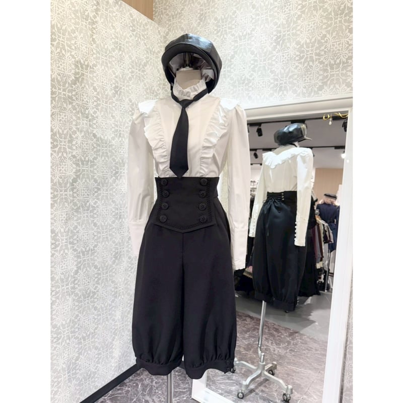 Miho Matsuda スカート・ゲイズ　黒×白 2024年SS Collection