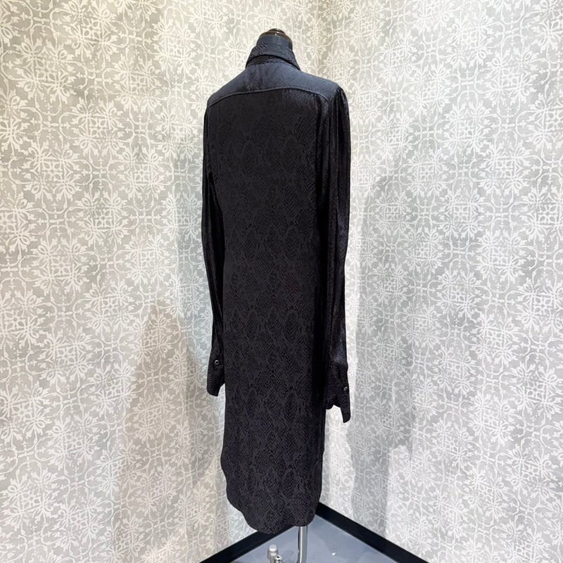 h.NAOTO】 Snake long blouse/CNF29-H114 | KIST O