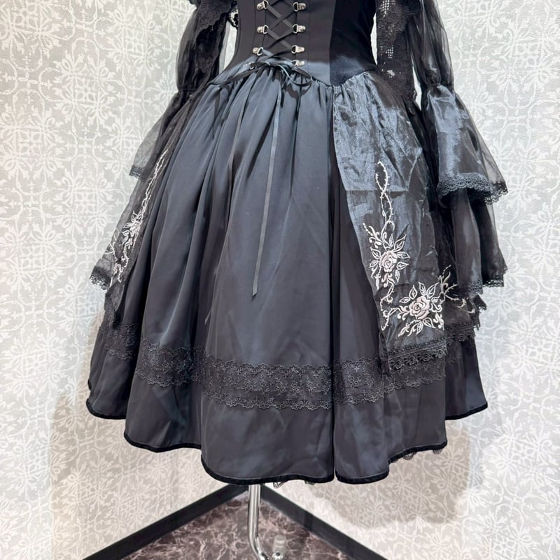 躑*.様 星箱works 黒薔薇の貴婦人 星箱Works】 黒薔薇の貴婦人 編み上げビスチェ風ドレス/A24A01089