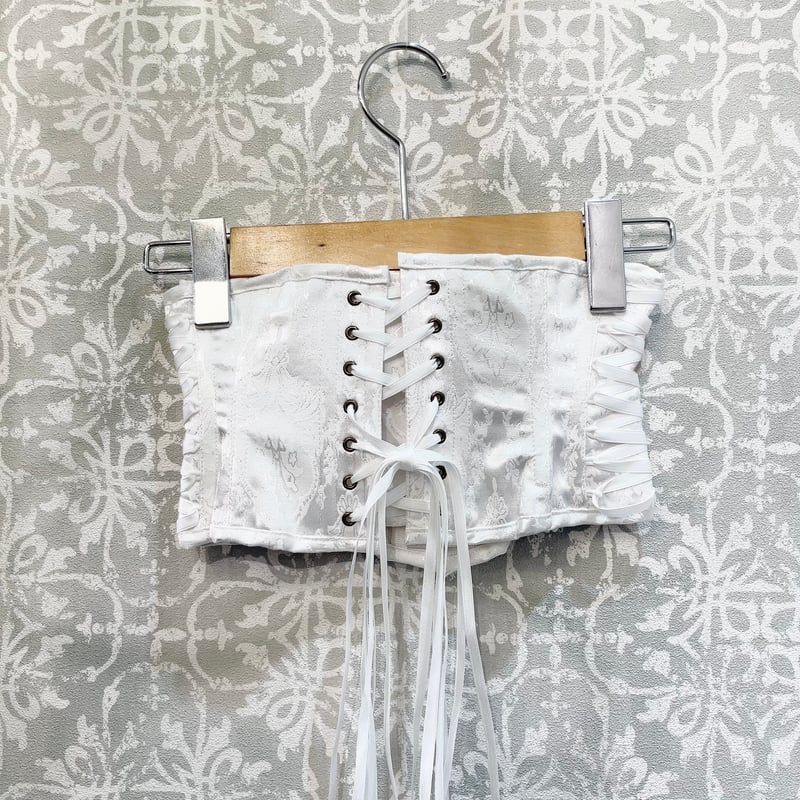 即購入⭕️ アトリエピエロ コルセット ホワイト ATELIER PIERROT】アトリエピエロ フリルレースショートコルセット を