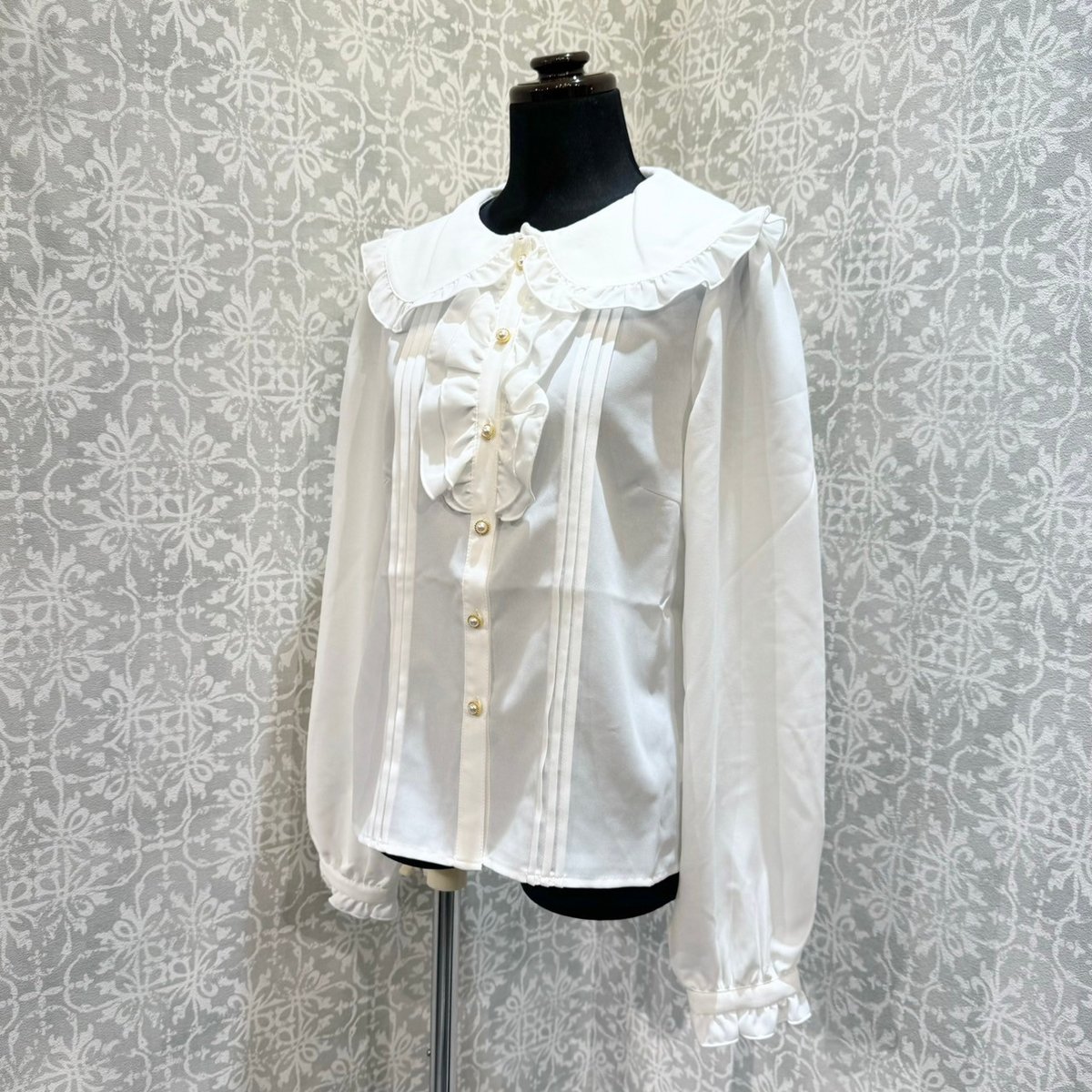 【中古】Amavel 丸衿フリルブラウス長袖(ホワイト) 124310766.31-4_8414a971-8fdd-