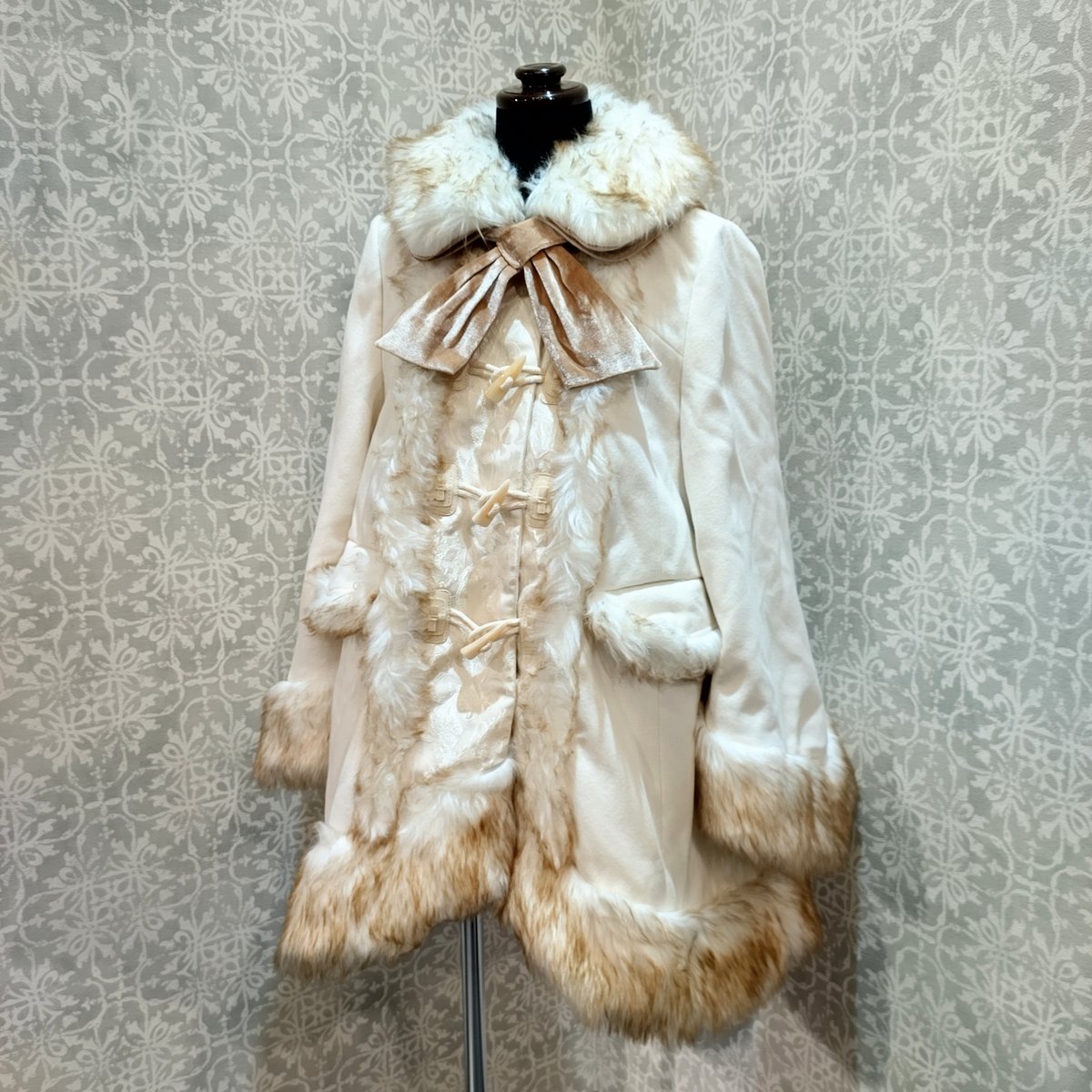 【希少】星箱works ティターニア ショートコート ブラック 星箱Works】ティターニア ショートコート/P33105039 | KIST