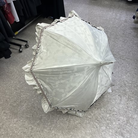 【Apleberute】rose-carreaux (ローズ カロー) - 1級遮光 日傘 晴雨兼用 UVカット ショート丈 フリル