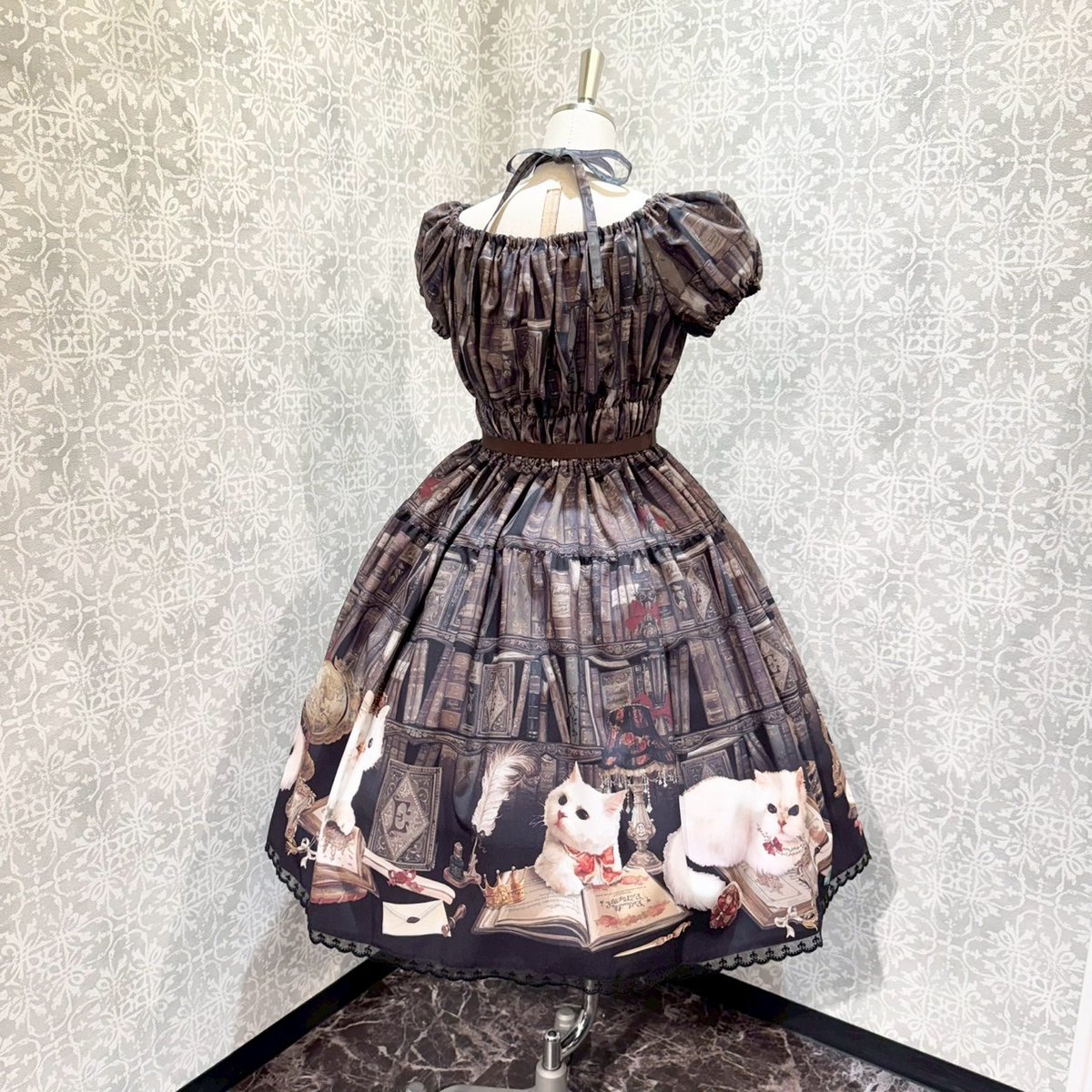 Enchantlic Enchantilly】Queen Cat 〜秘密の書斎〜 ワンピース