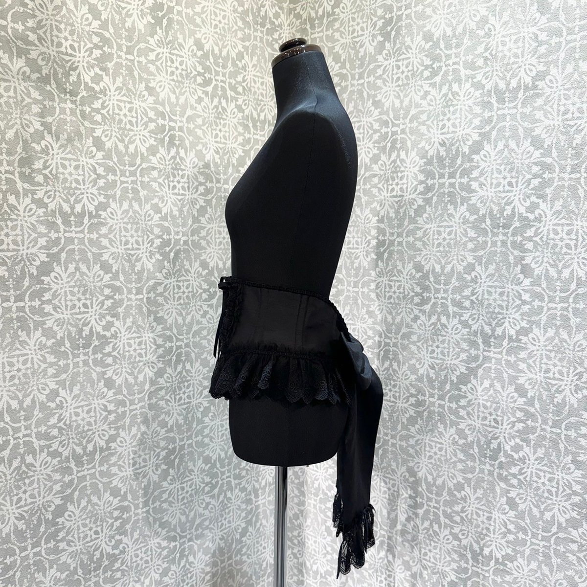 Enchantlic Enchantilly】チュールレースリボンコルセット（黒×黒