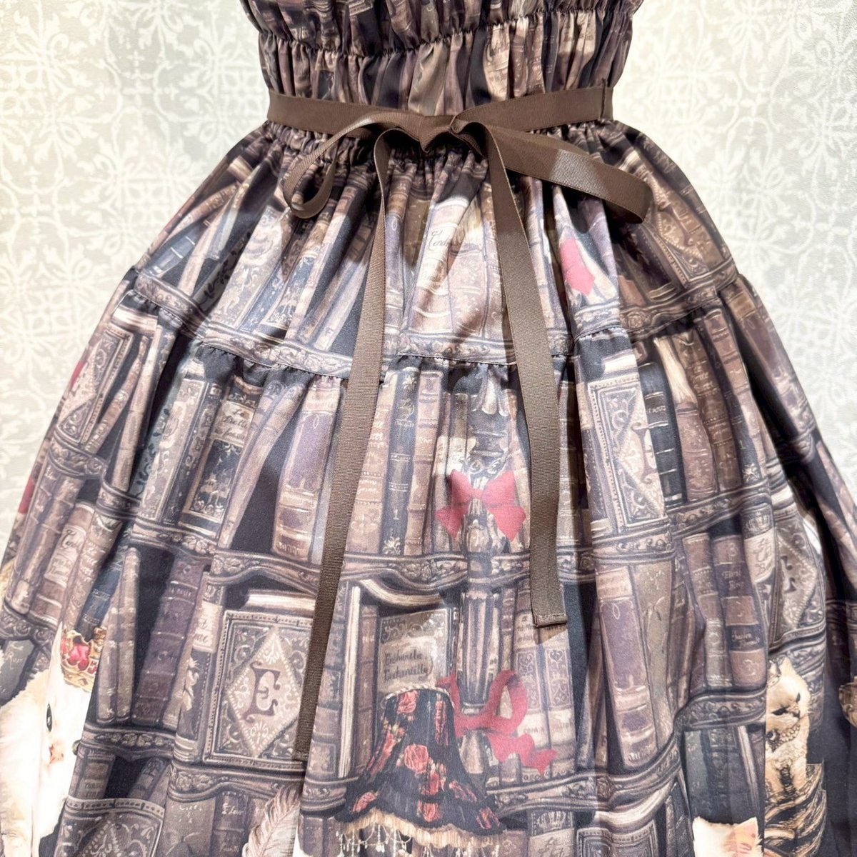 Enchantlic Enchantilly】Queen Cat 〜秘密の書斎〜 ワンピース