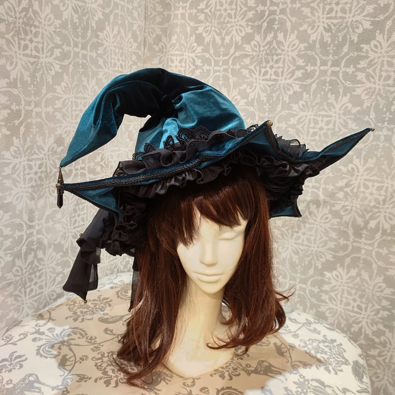 A&P 魔女ハット 新品未使用】ハロウィンコスプレ ベロア調 魔女の帽子ウィッチ