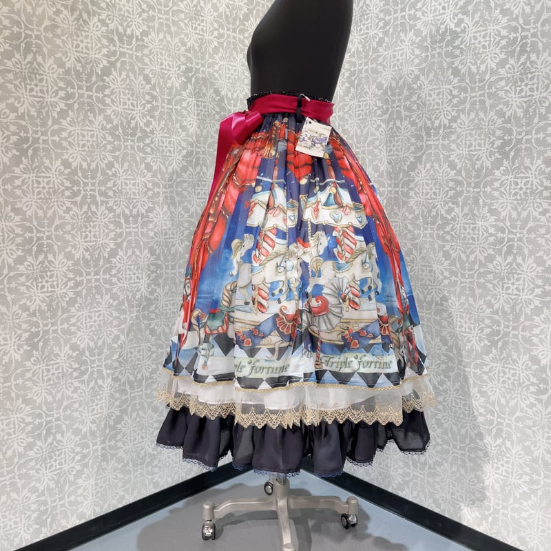 トリプルフォーチュン カルーセルスカート