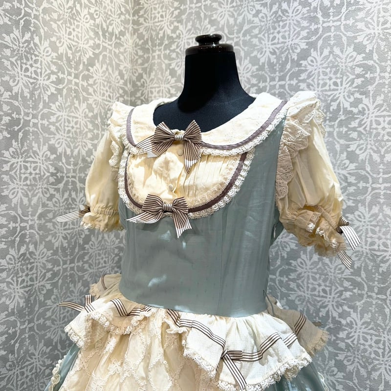 星箱ワークス シャンティクリーム・パティスリー ワンピース 星箱Works】シャンティクリーム・パティスリー エプロン風