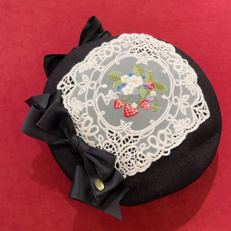 星箱Works】ストロベリー・リボンブーケ いちご刺繍ベレー【お取り寄せ