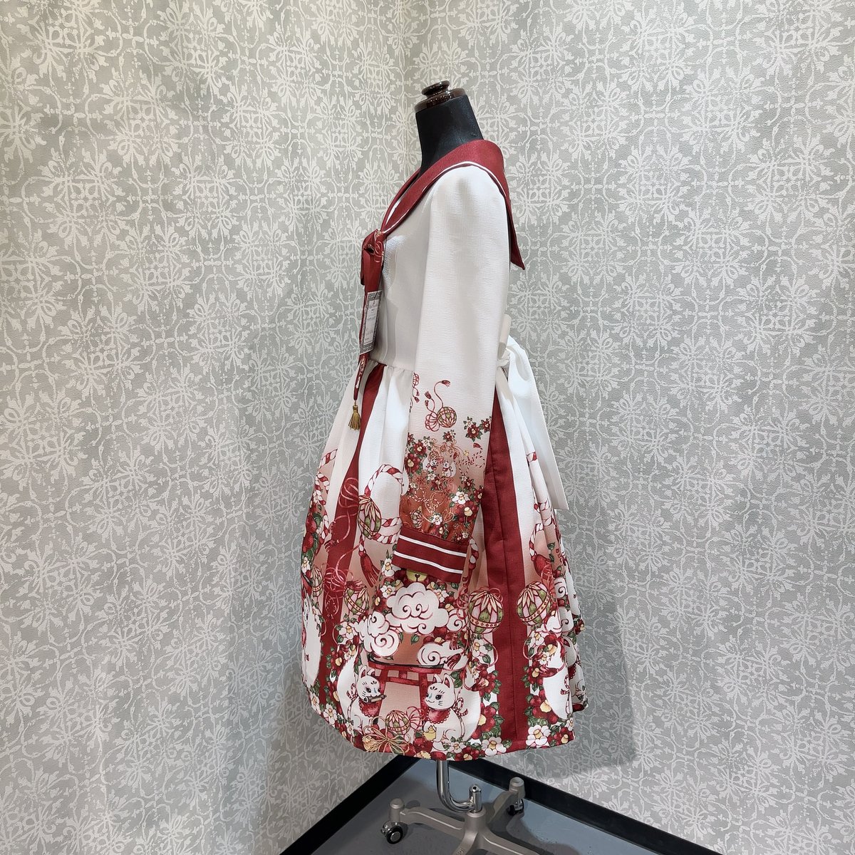 Royal Princess Alice】絢爛白狐・たまコラボ セーラーワンピース