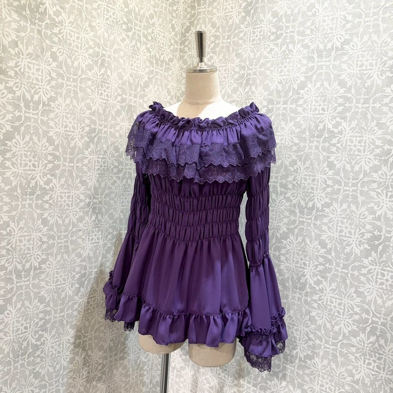 ATELIER-PIERROT】Shirring princess sleeve blous