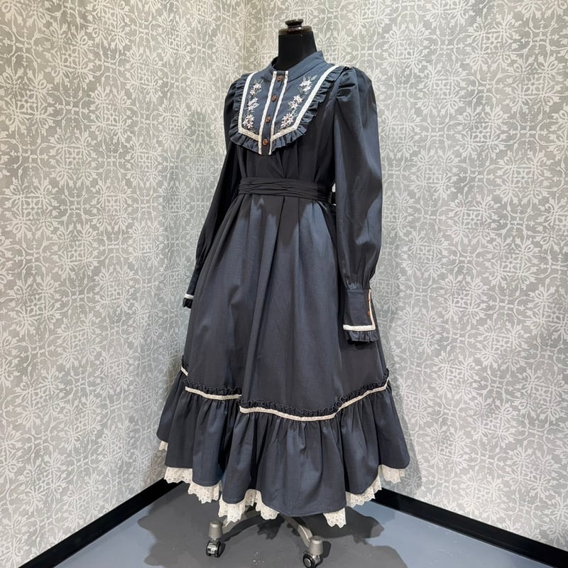 星箱Works】ジャスミン ヨークカラーワンピース/P33101034 星箱Works】ジャスミン ヨークカラーワンピース/P33101034