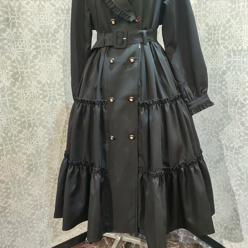 Amavel フリルティアードロングコート MT Amavel / フリルティアードトレンチコート(ロング丈) クロ O-25