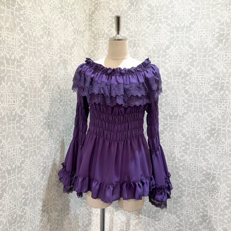 ATELIER-PIERROT】Shirring princess sleeve blous
