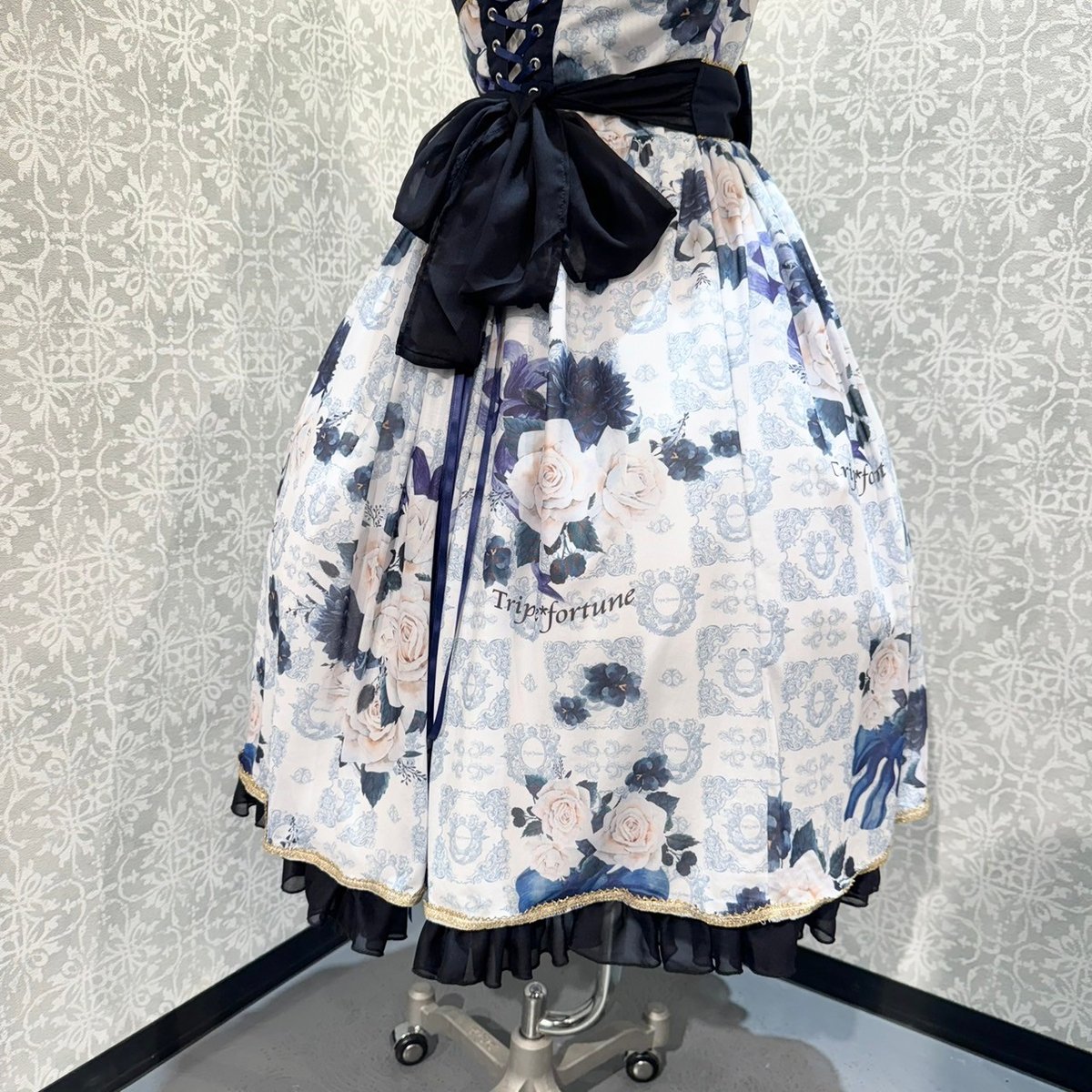 Triple*fortune】ヴィクトリアローズジャンパースカート(リボン