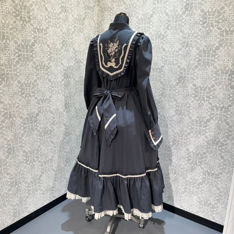 星箱Works】ジャスミン ヨークカラーワンピース/P33101034 星箱Works】ジャスミン ヨークカラーワンピース/P33101034