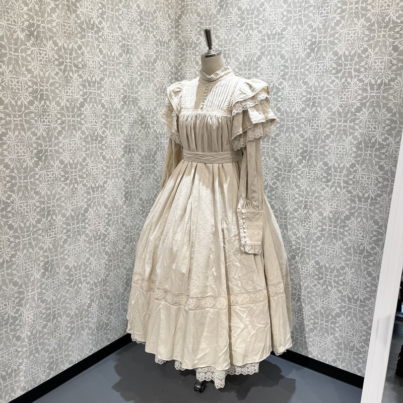 星箱Works】リリアンヌ姉妹 ワンピース(ロング丈)/P12101349 星箱Works】リリアンヌ姉妹 ワンピース(ロング丈)/P12101349