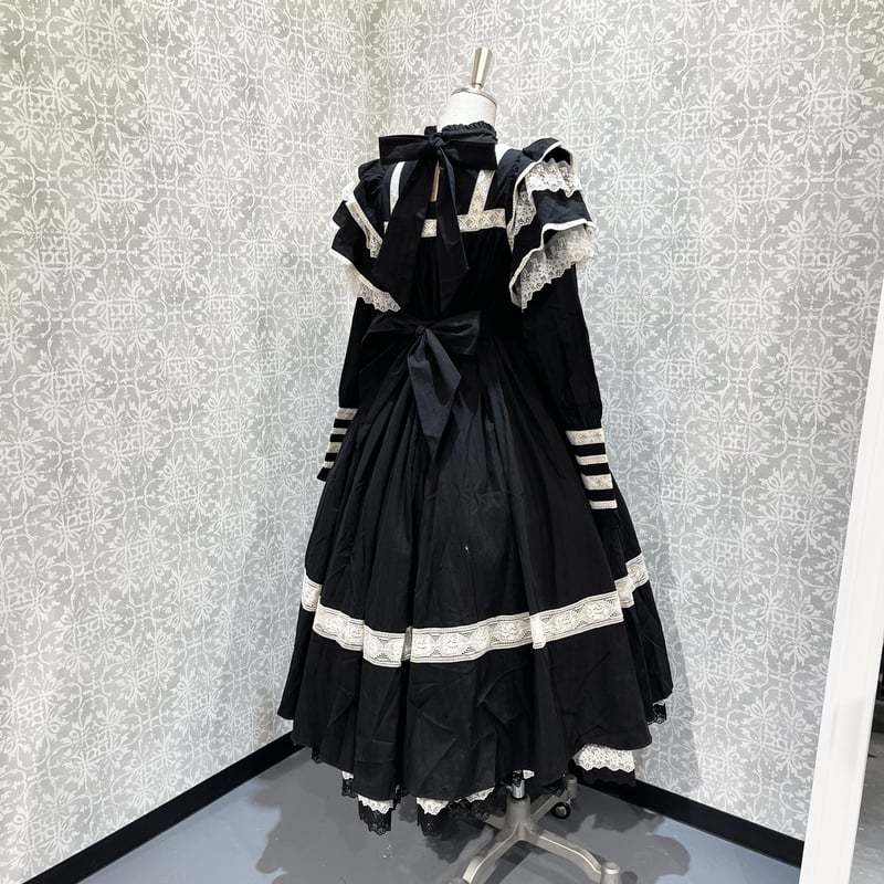 星箱worksリリアンヌ姉妹ロングワンピース黒×黒