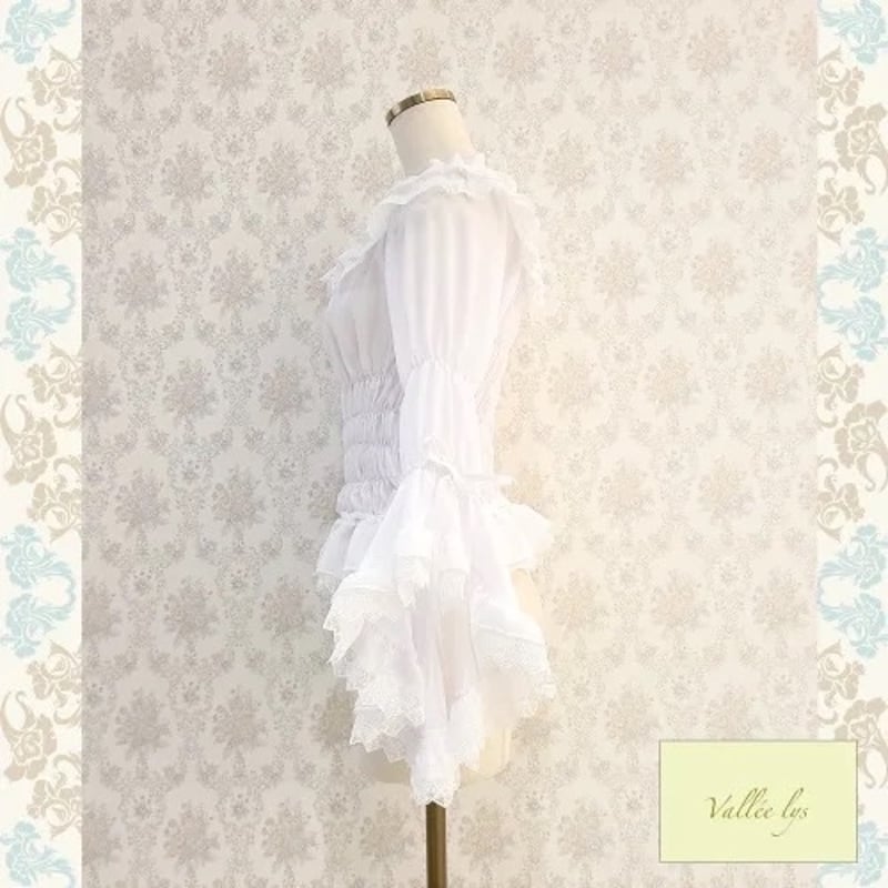 アトリエピエロ　ヴァレリスBlossom Breeze Blouse white Blossom Breeze Blouse by Atelier Pierrot