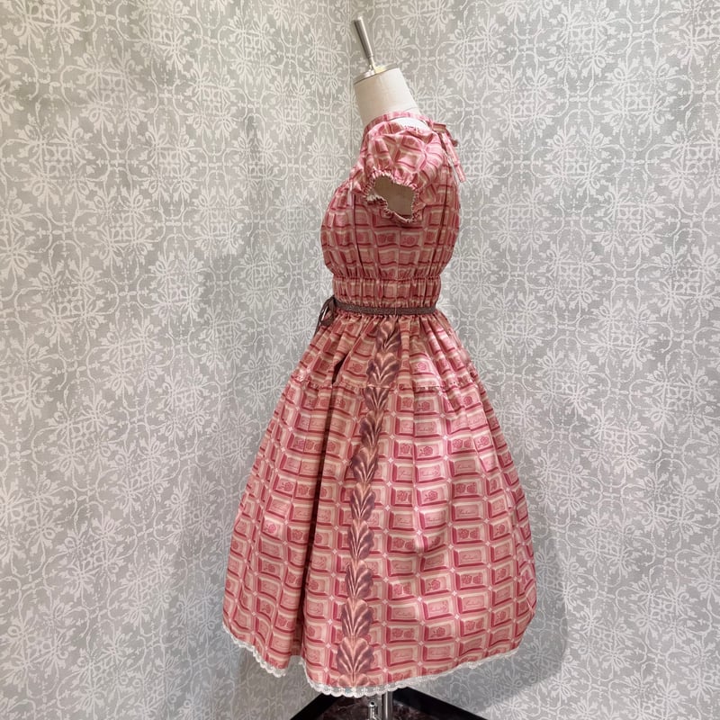 アンシャンテリックアンシャンテリー　お城柄ワンピース　ピンク アンシャンテリックアンシャンテリー お城柄ワンピース ピンク
