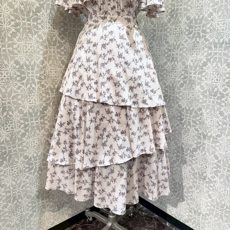 Amavel】 Floral pattern アシメティアードロングワンピース