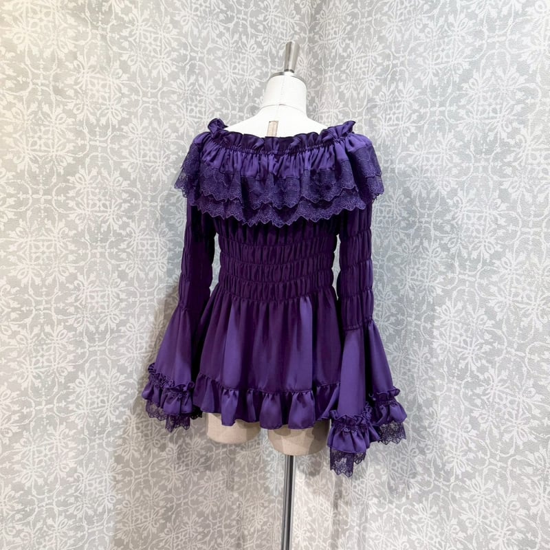 ATELIER-PIERROT】Shirring princess sleeve blous