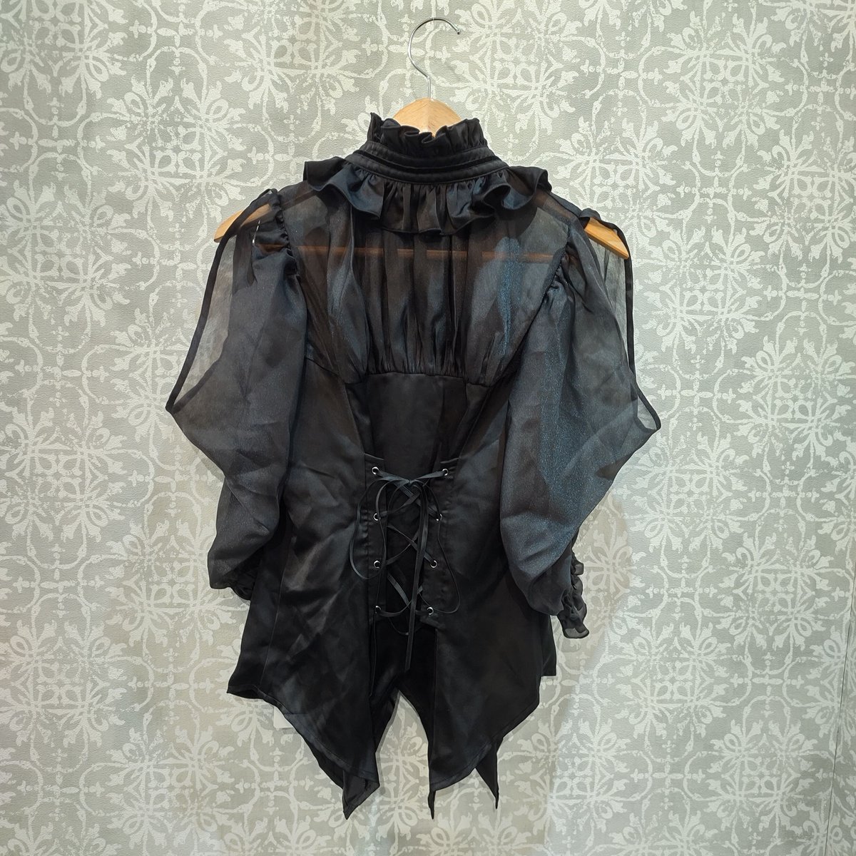 星箱Works ミッドナイトスター ブラウス 黒 星箱Works】 ミッドナイトスターオフショルダー半袖ブラウス