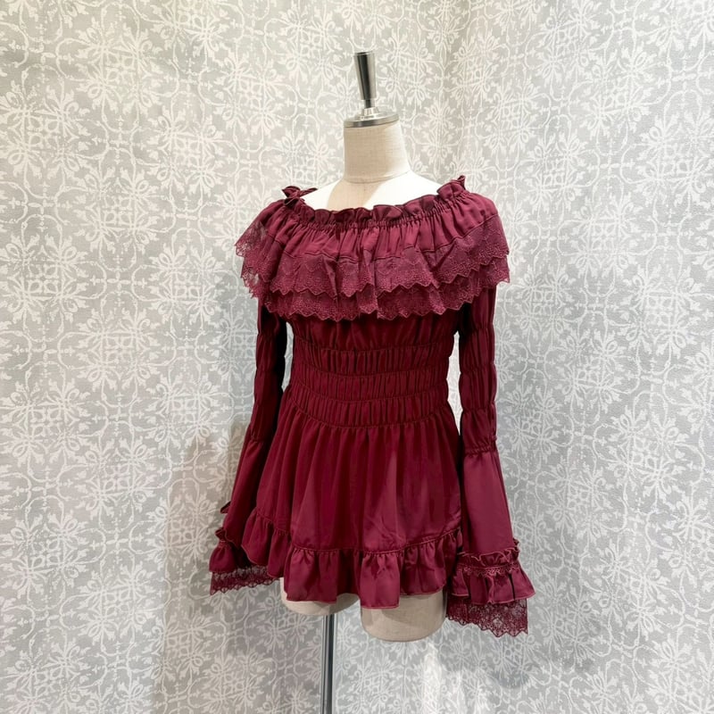 ATELIER-PIERROT】Shirring princess sleeve blous