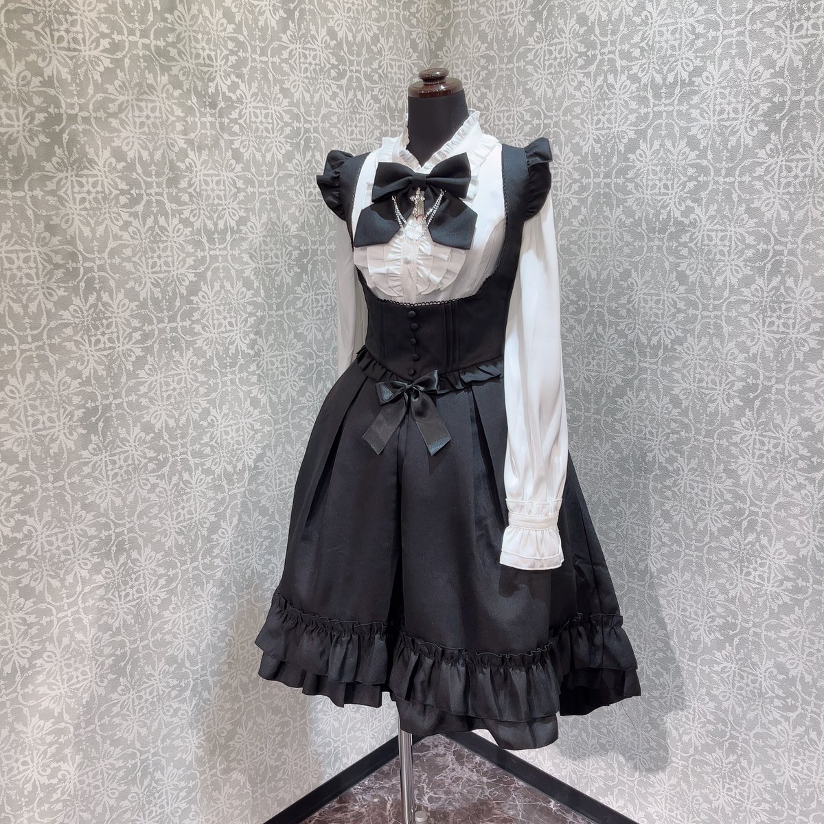 アマベル、エレガンスフリルフィシュテールスカート＆ブラウス Amavel 池袋店 on X: 