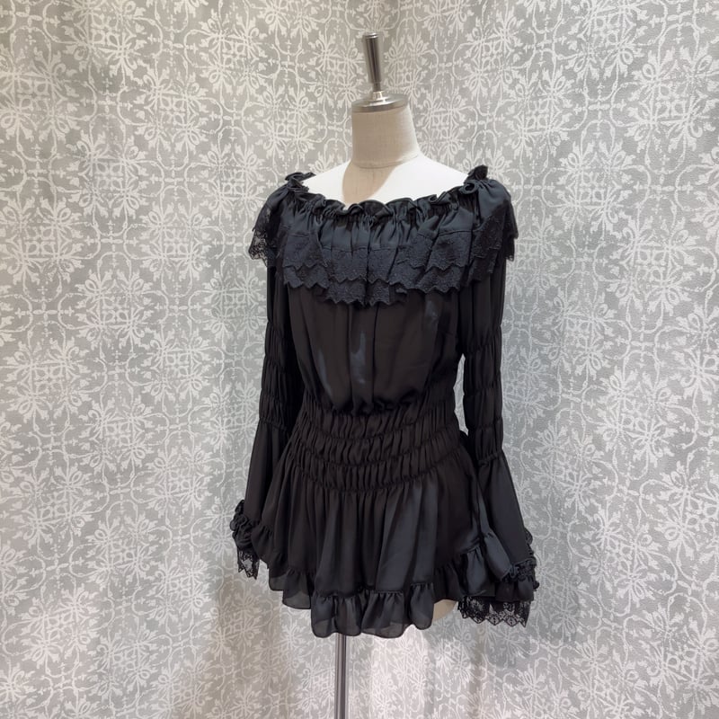 ATELIER-PIERROT】Shirring princess sleeve blous