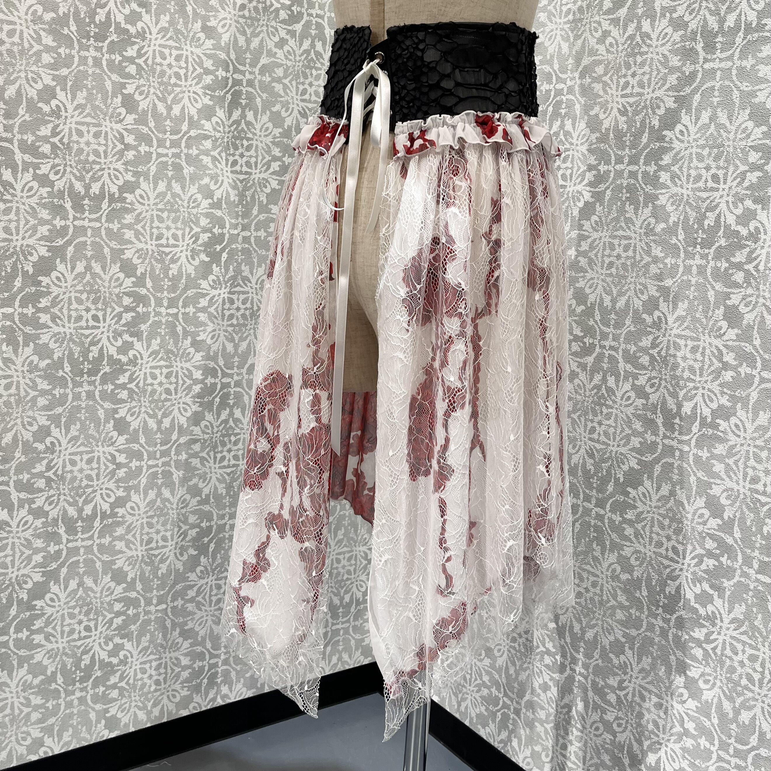 h.NAOTO Blood／ゴシックレーストップス／薔薇×クロス柄カットソー h.NAOTO】 Blood Rose Dragon leather Lace corse