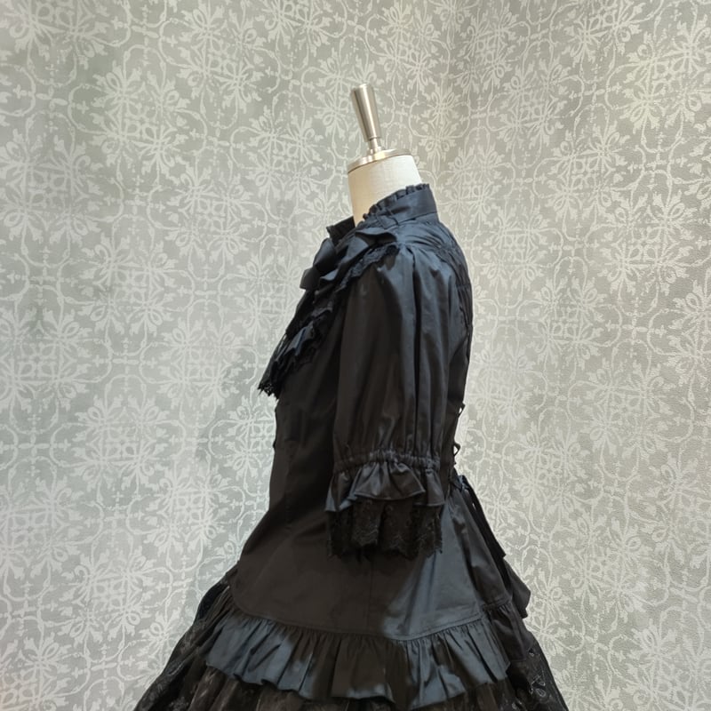 ATELIER PIERROT Vallée lys ブラウス 黒 ATELIER PIERROT】ルイーズ ジャボタイ ブラウス【サイズ1/通常